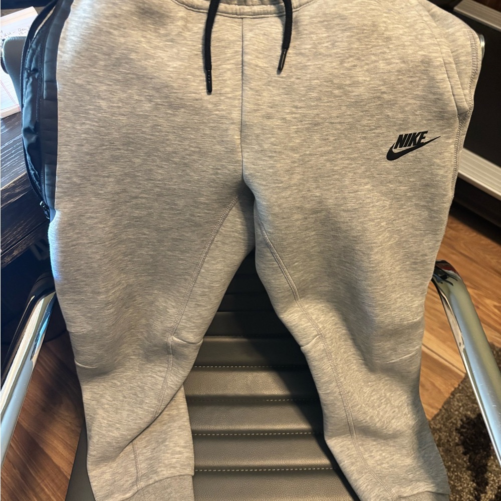 Nike Tech Boys Gray Sweatpants